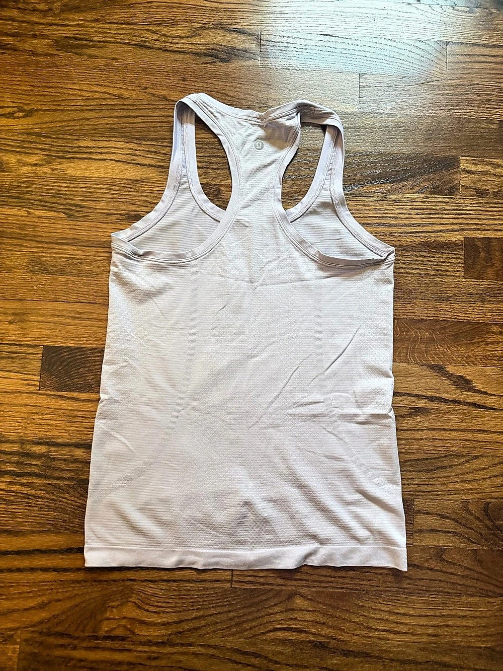 Lululemon Swiftly Tech Racerback Tank Top 2.0  Racerback in light purple. Size 6